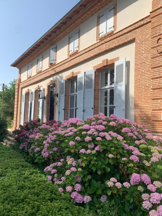 Chambre D'Hotes Et Table D'Hotes Domaine De La Terrasse Sas Et Gite Anda Montauban Lacourt-Saint-Pierre Exterior photo